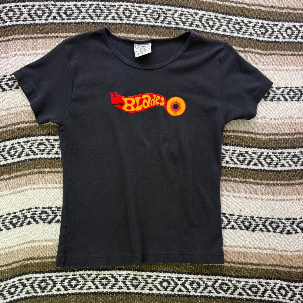 Women's Vintage 2000's Blades Board and Skate Shop Black Red Tee Shirt Sz Large